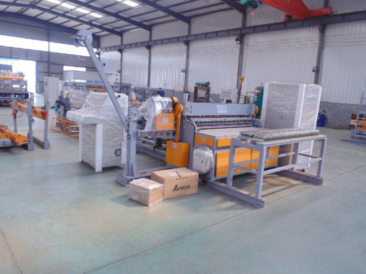 Kontrol Numerik Mesin Pembuat Wire Mesh Ayam 4000mm Dengan Sistem Servo